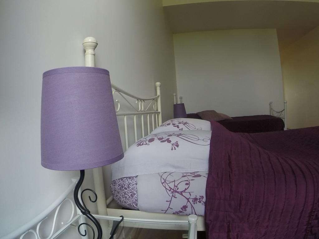 Chambres D'Hotes La Rive Mortagne-sur-Gironde Rum bild