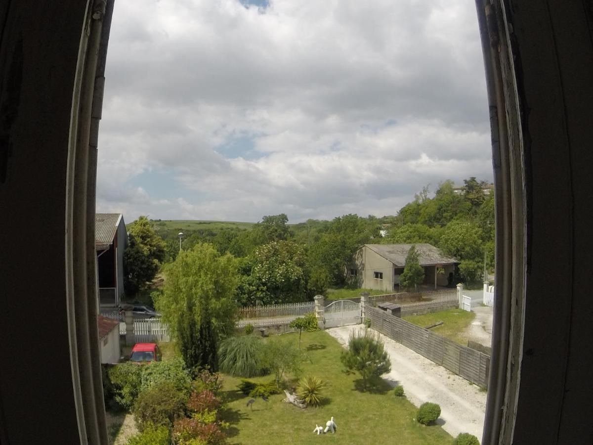 Chambres D'Hotes La Rive Mortagne-sur-Gironde Rum bild